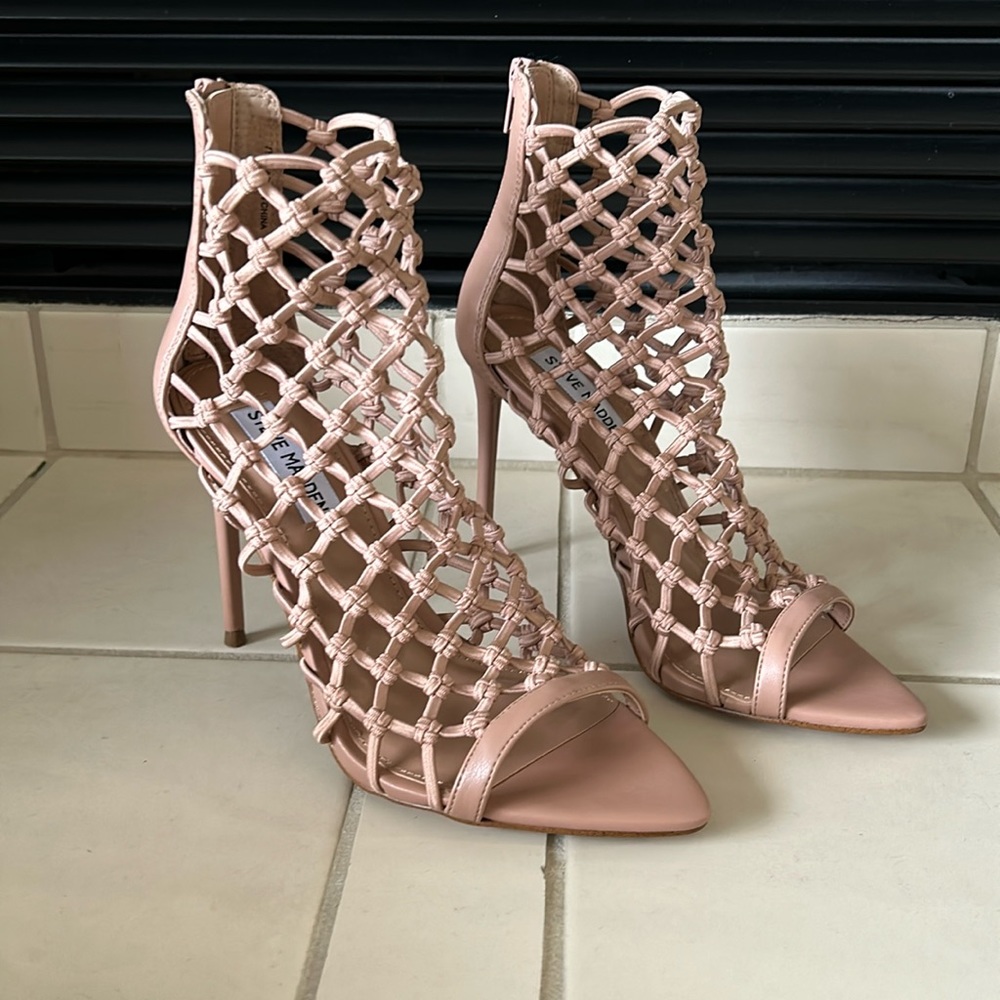 NWT Steve Madden caged pointy peep toe heels
